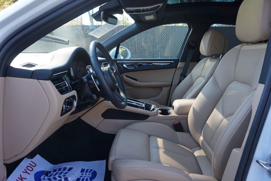 Used 2024 Porsche Macan image 9