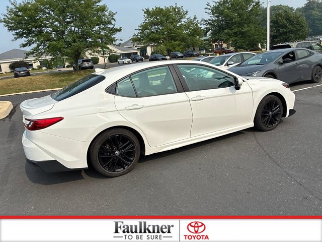 Used 2025 Toyota Camry SE FWD image 7
