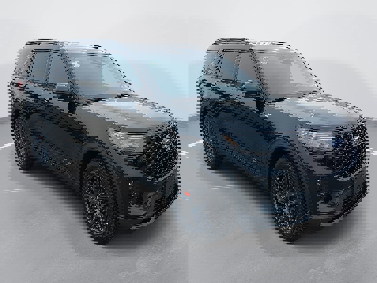 Used 2025 Ford Explorer ST-Line w/ Premium Package image 3