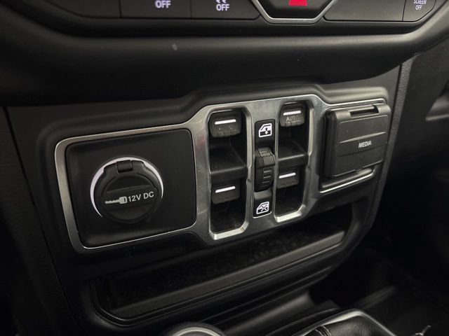 Used 2019 Jeep Wrangler Unlimited Sahara AWD/4WD image 40