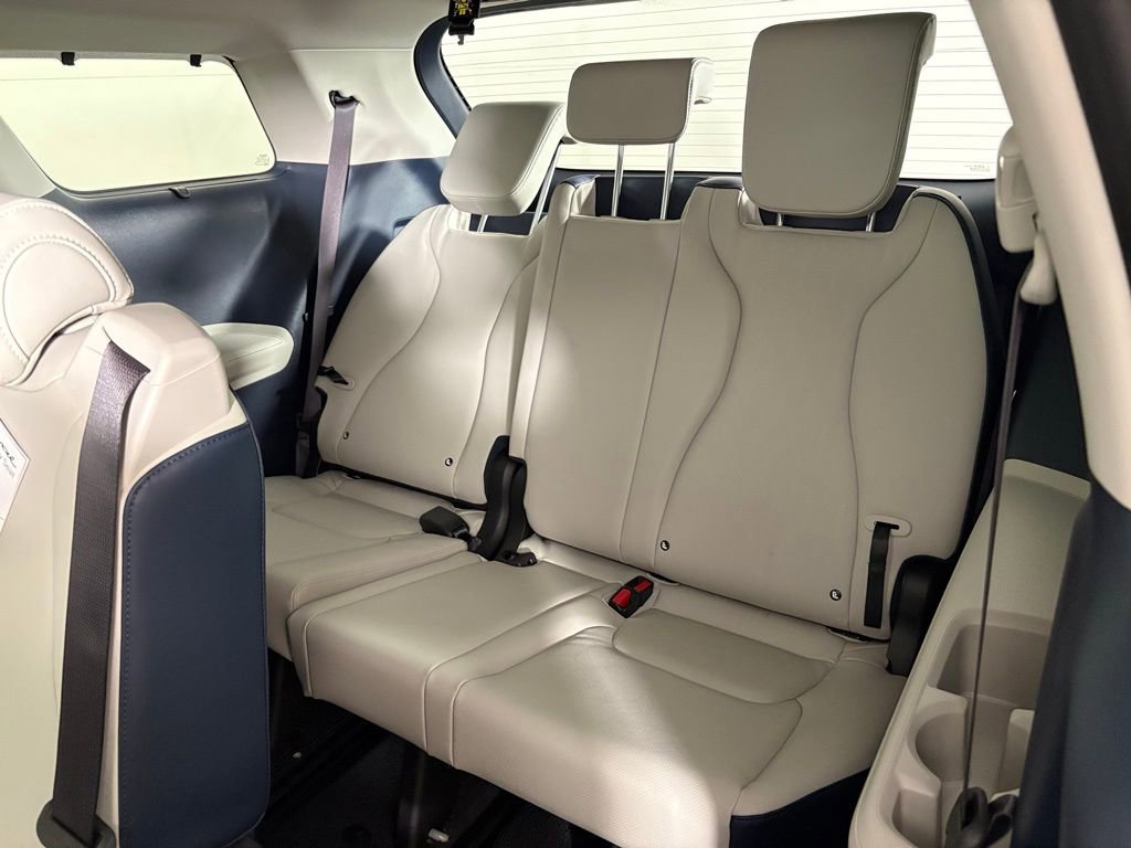 New 2026 Kia Carnival EX FWD image 39