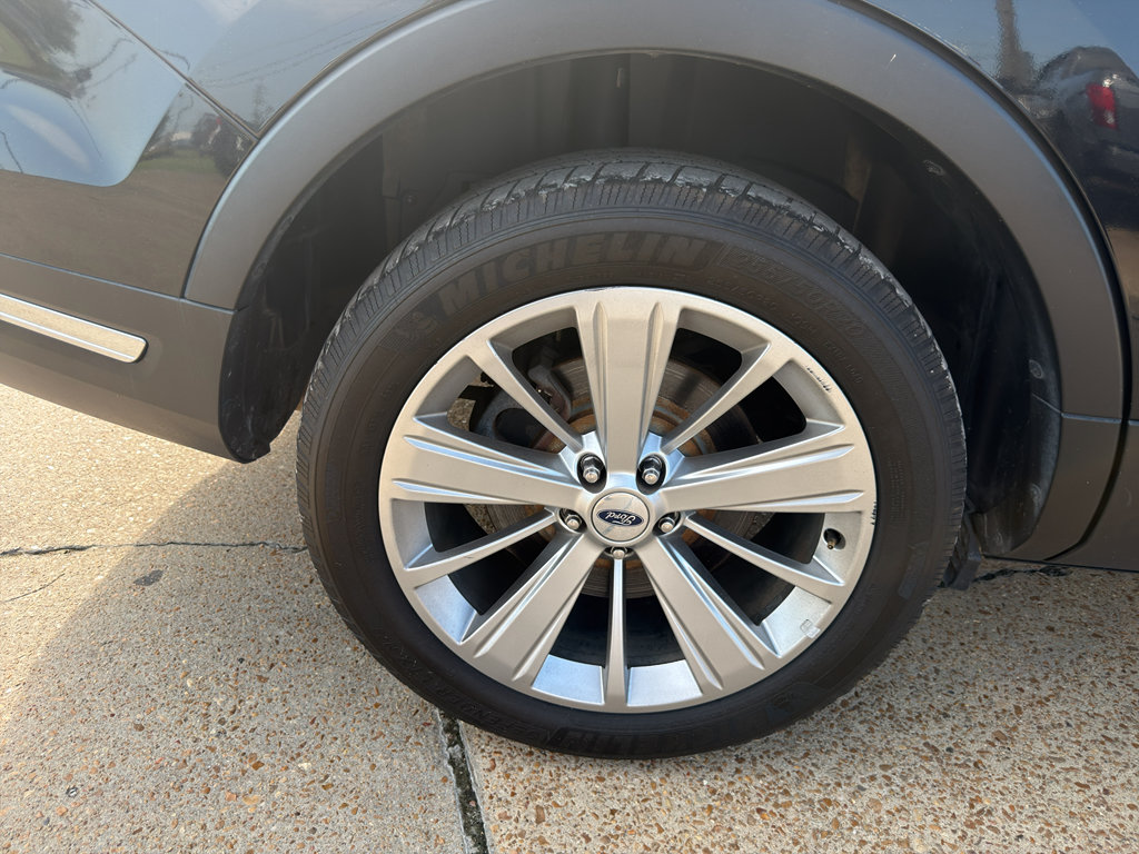 Used 2019 Ford Explorer Limited w/ Class III Trailer Tow Package AWD/4WD image 11