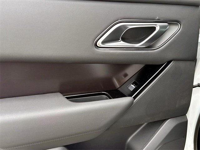 New 2026 Land Rover Range Rover Velar Dynamic SE image 11