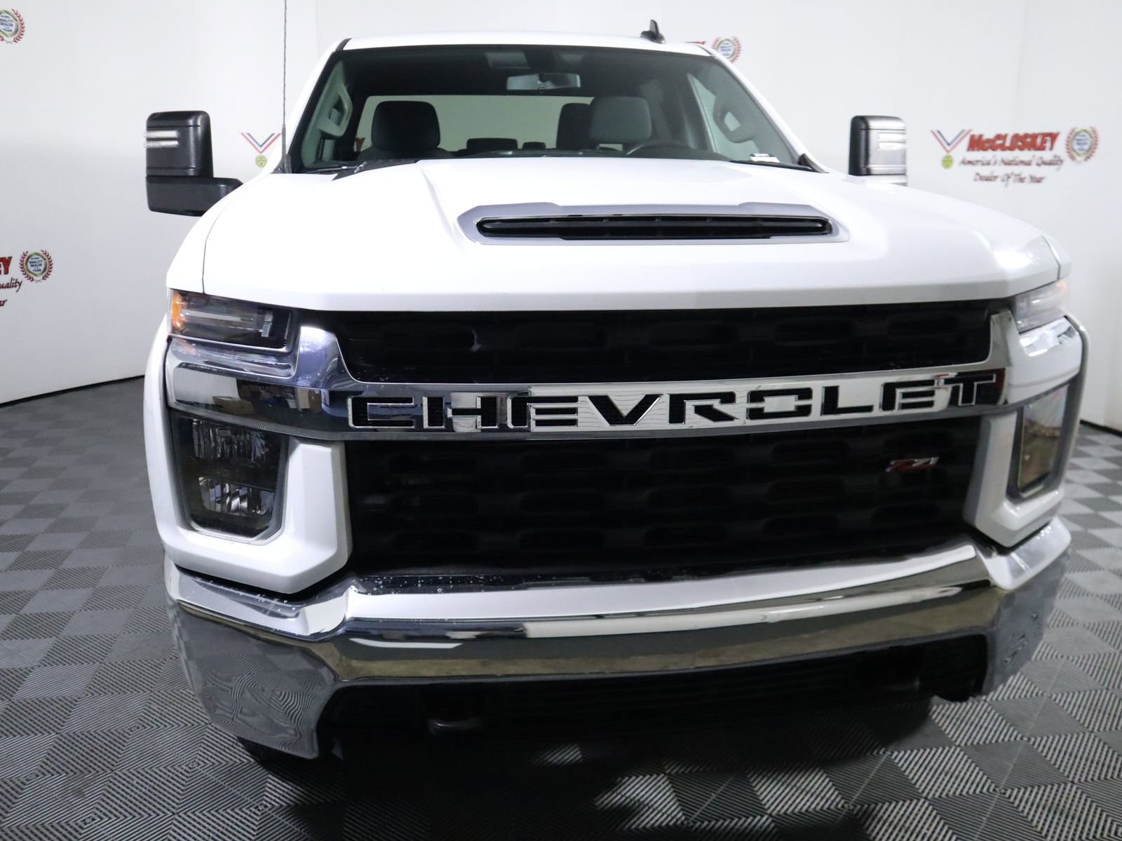 Used 2020 Chevrolet Silverado 2500 LT w/ Z71 Off-Road Package image 16