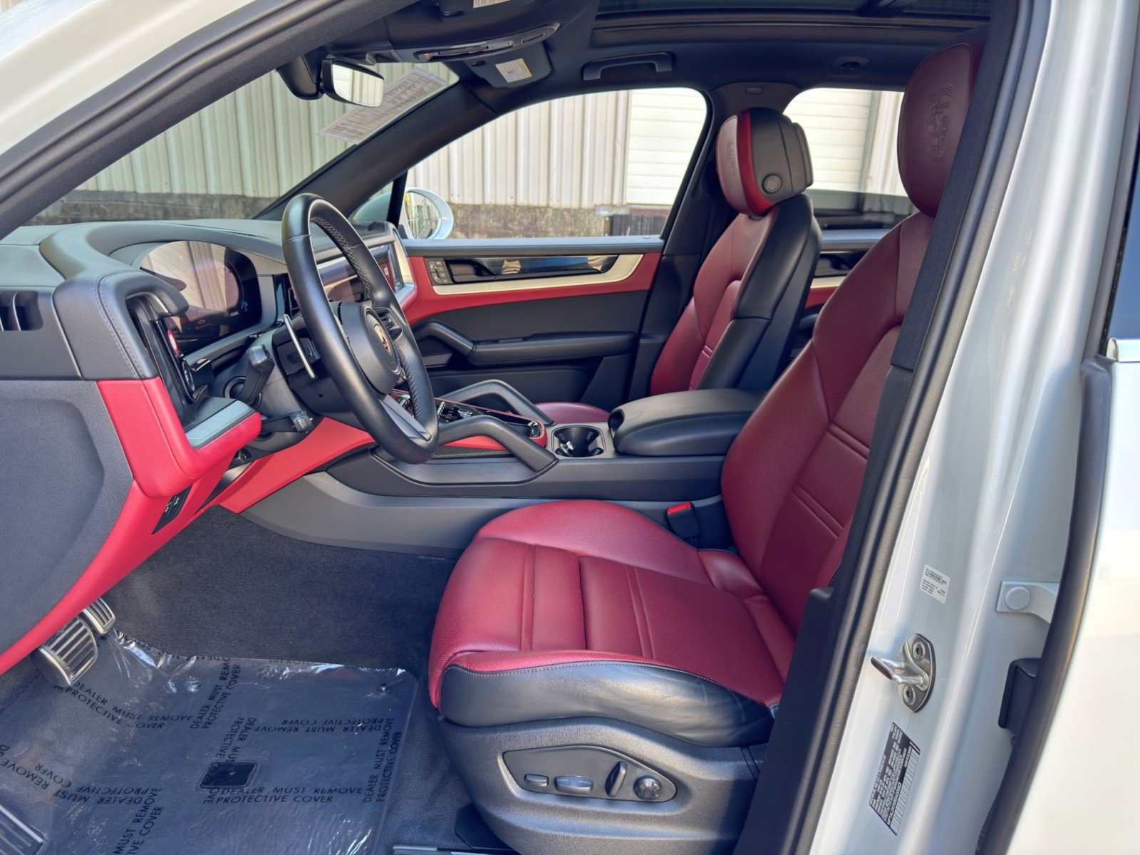 Used 2024 Porsche Cayenne S w/ Premium Package Plus AWD/4WD image 17