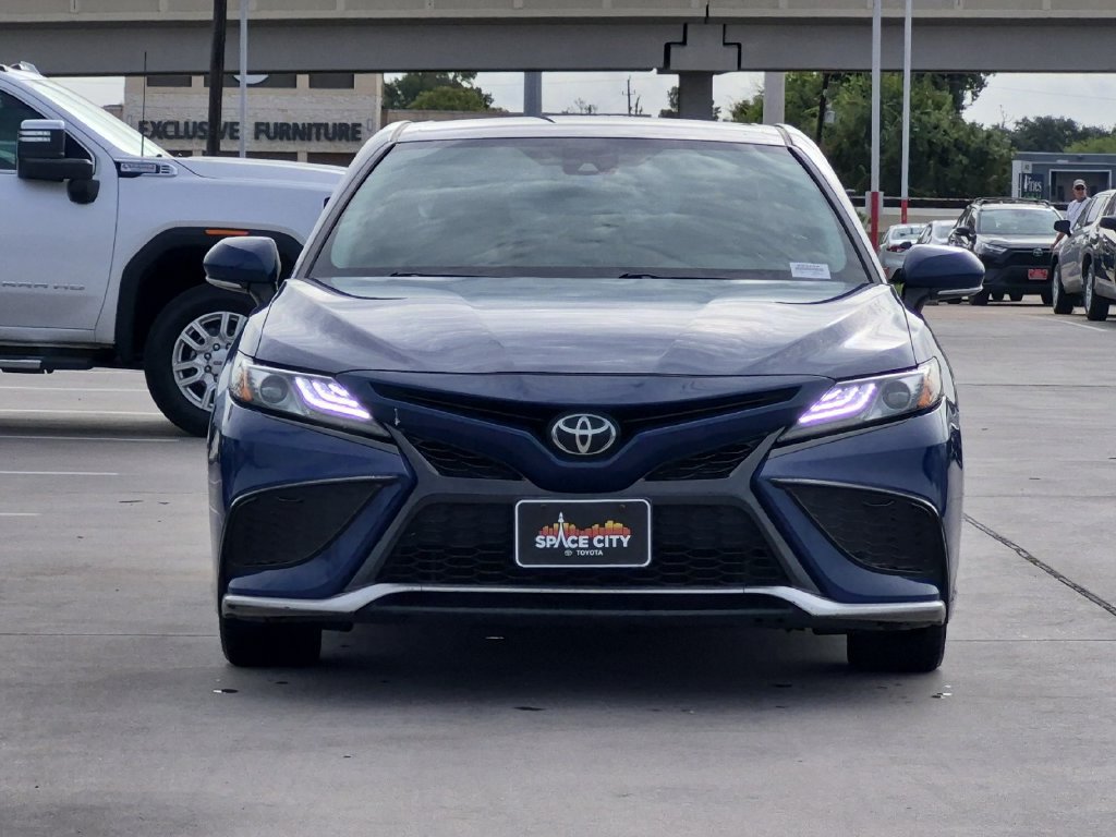 Used 2023 Toyota Camry XSE FWD image 5