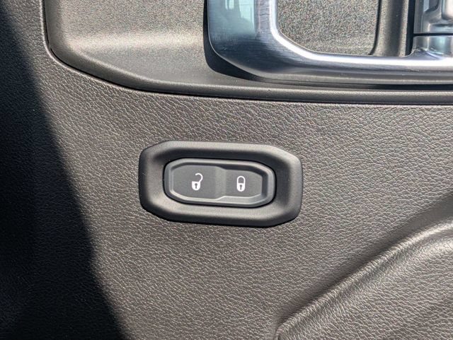 Used 2025 Jeep Wrangler Sport AWD/4WD image 30