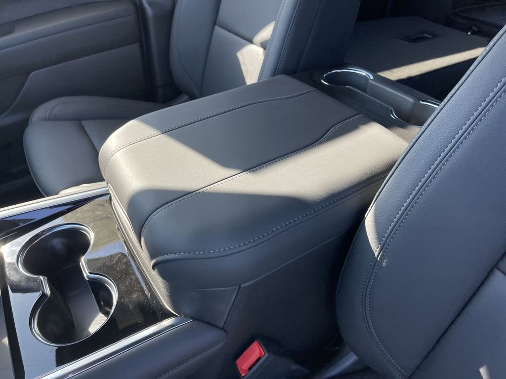 New 2026 Chevrolet Suburban LT w/ Comfort Package AWD/4WD image 21