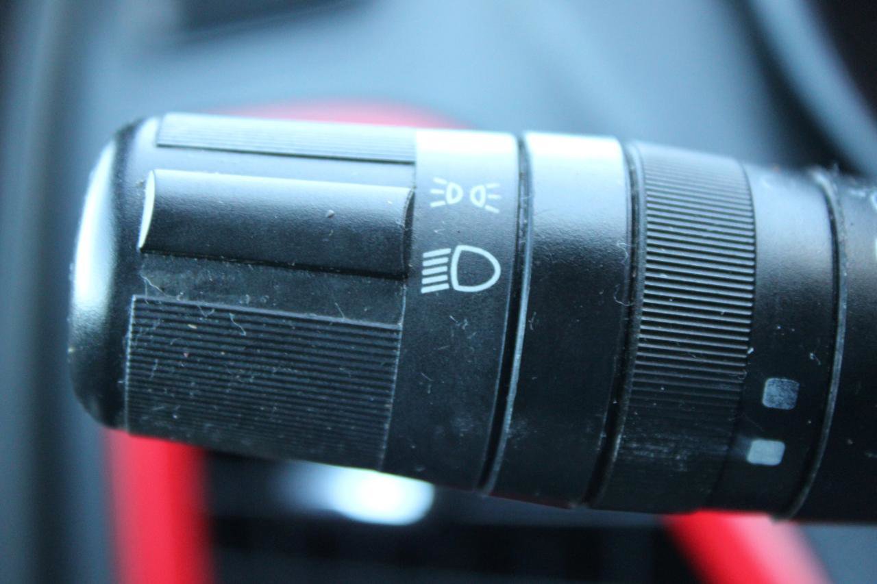 Used 2014 Dodge Avenger SE image 22