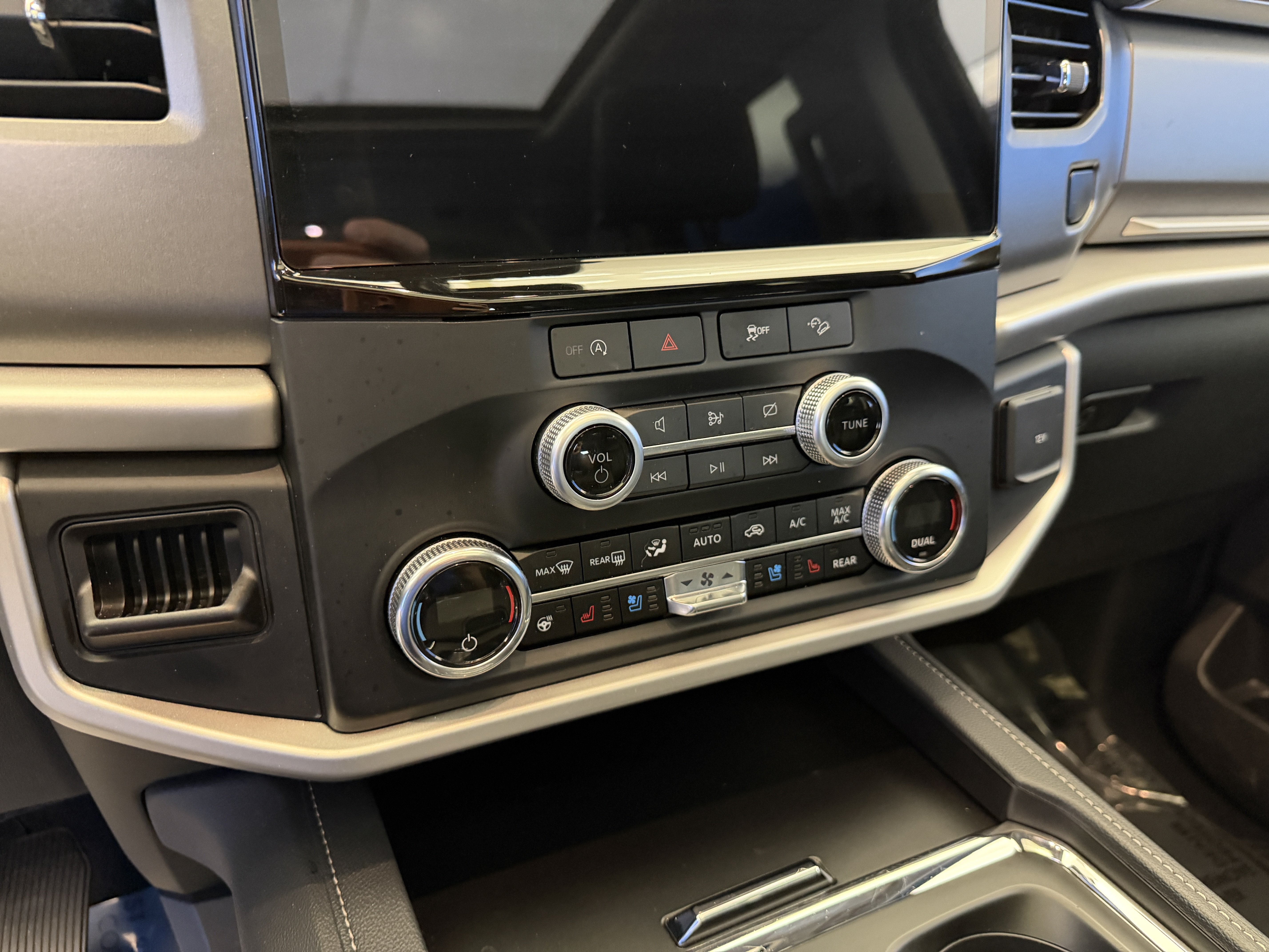 Used 2024 Ford Expedition Max XLT AWD/4WD image 22