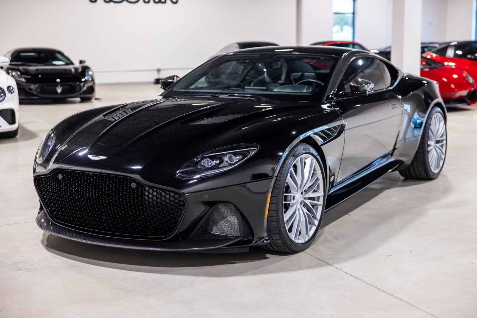 Used 2022 Aston Martin DBS Superleggera RWD image 12