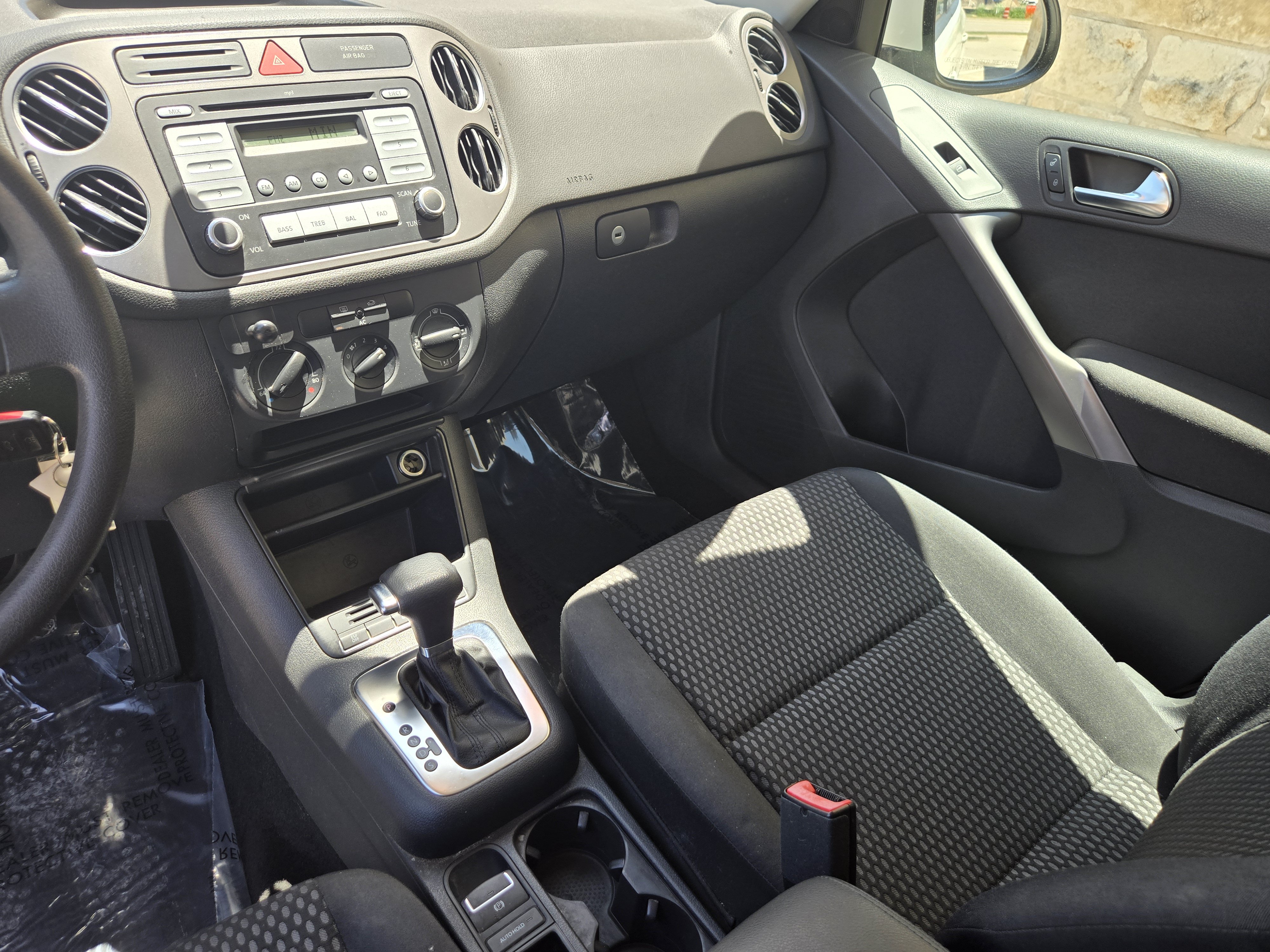 Used 2009 Volkswagen Tiguan S FWD image 13