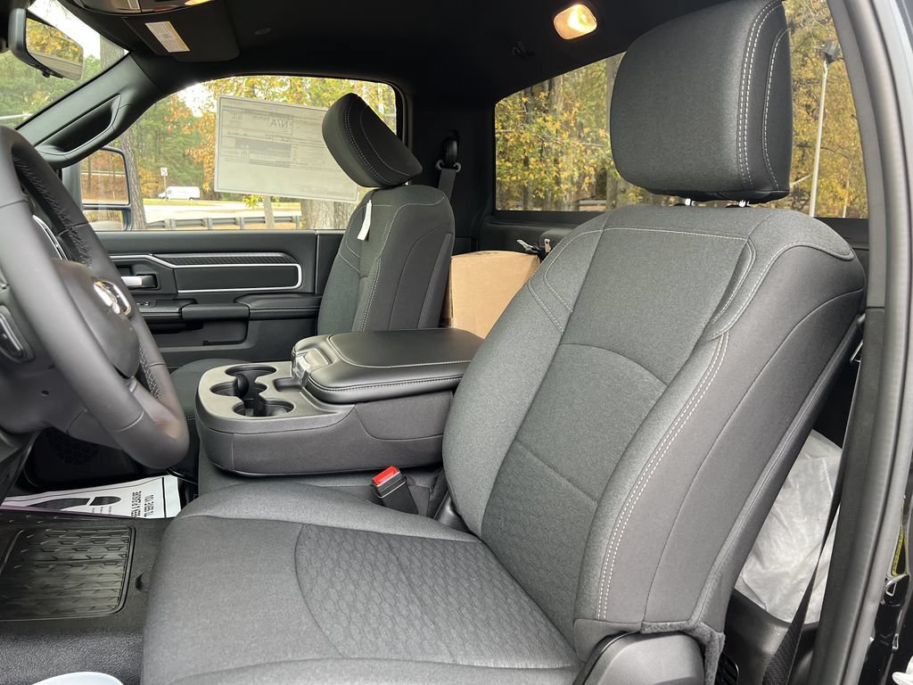 New 2026 RAM 3500 Big Horn AWD/4WD image 12