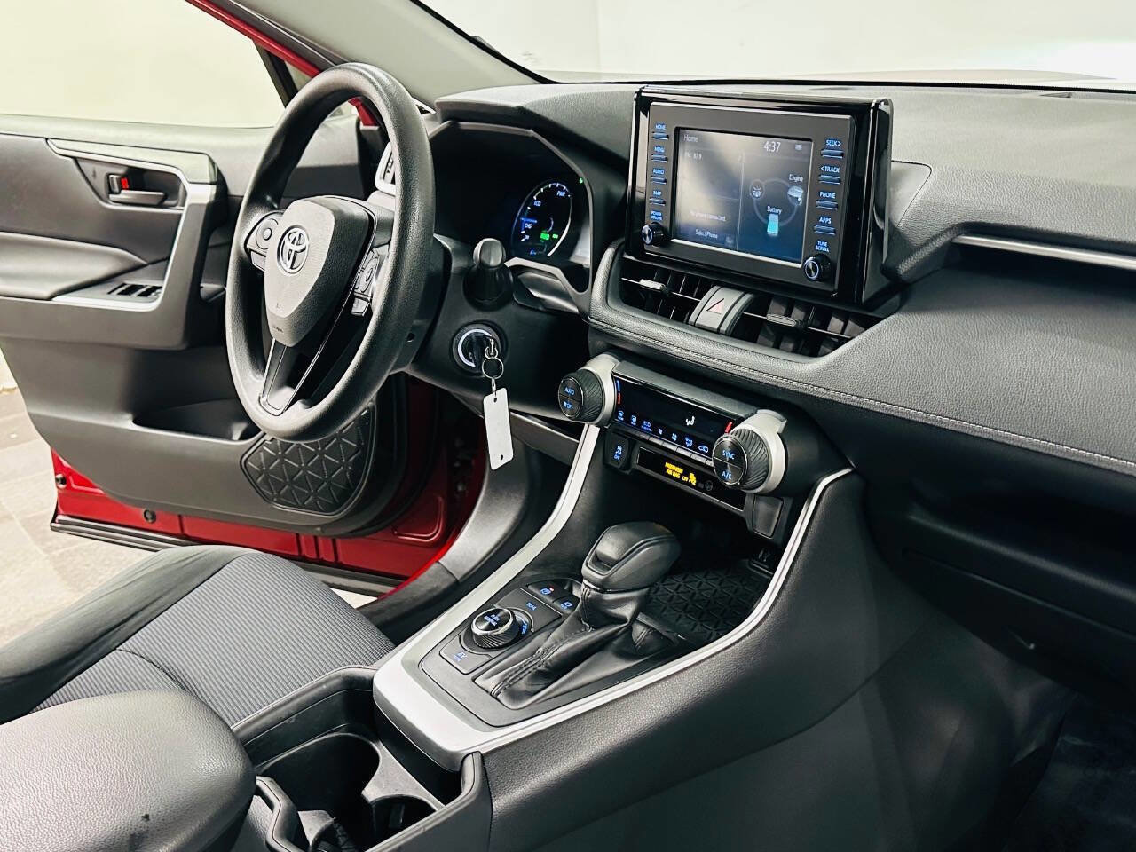 Used 2019 Toyota RAV4 LE w/ Carpet Mat Package AWD/4WD image 9