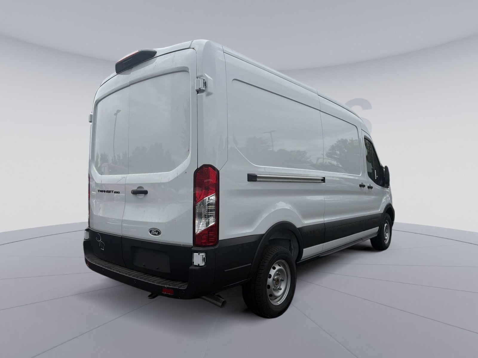 New 2026 Ford Transit 250 148 Medium Roof w/ Load Area Protection Package RWD image 7