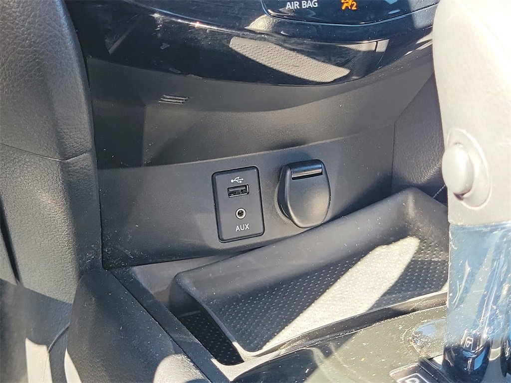 Used 2015 Nissan Rogue SV image 45