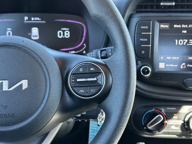 Used 2025 Kia Soul LX w/ LX Technology Package FWD image 9