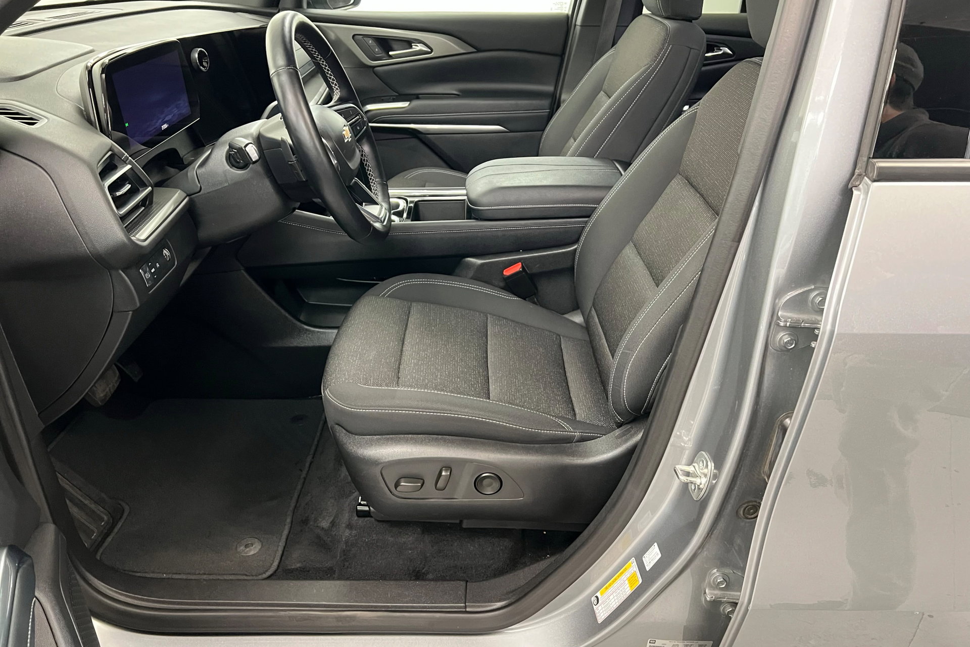 Certified 2025 Chevrolet Traverse LT image 18