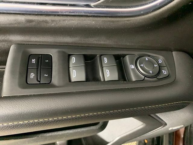 Used 2023 GMC Yukon XL SLT AWD/4WD image 28