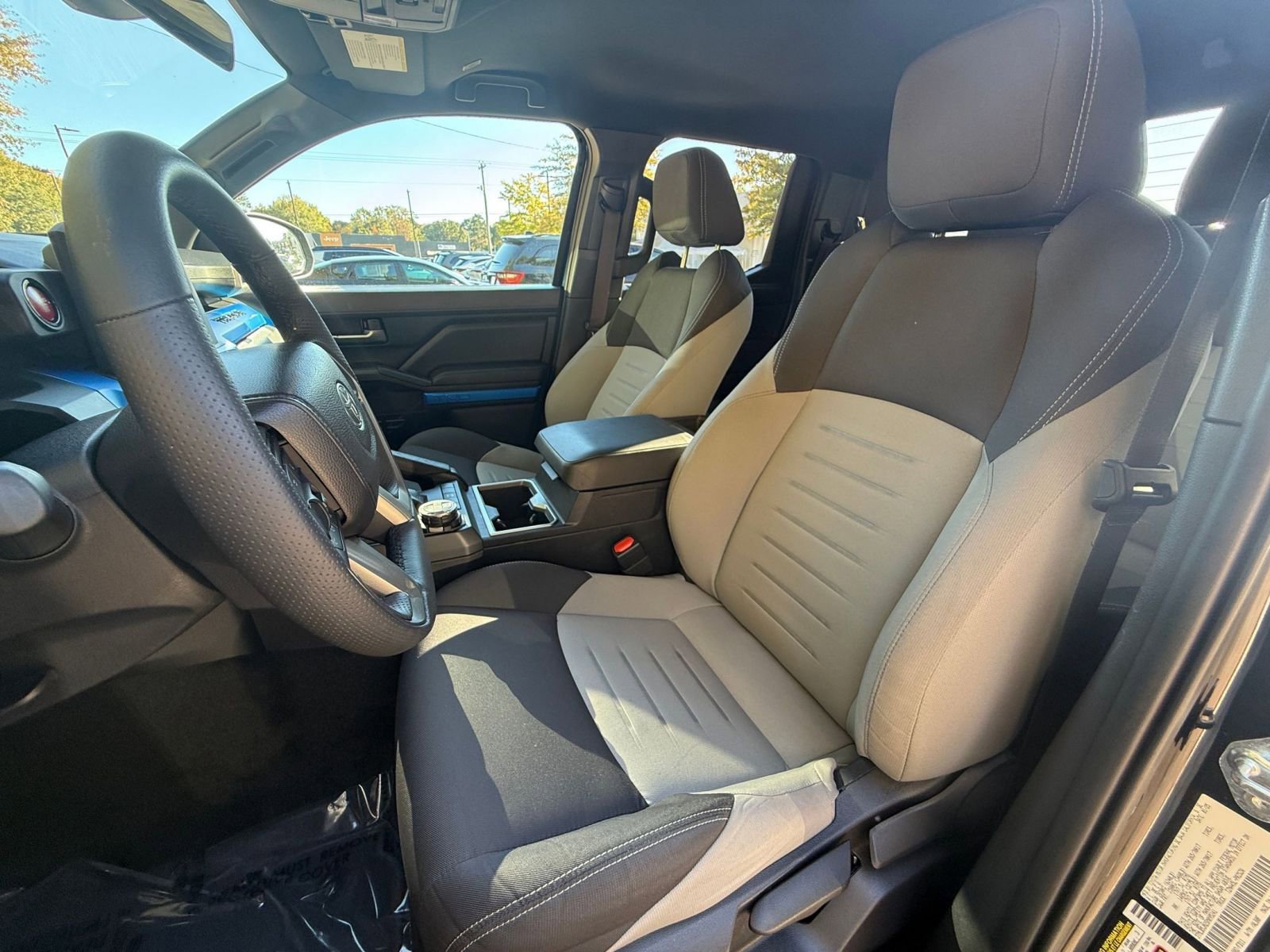 Used 2025 Toyota Tacoma TRD Off-Road image 27