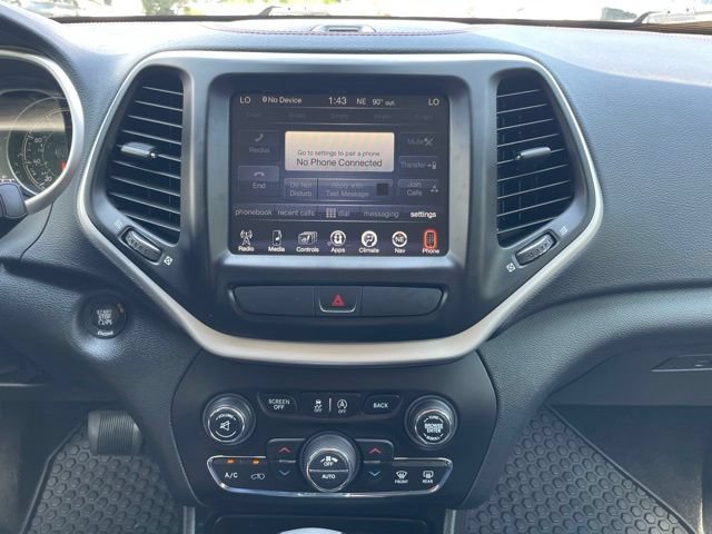 Used 2016 Jeep Cherokee Trailhawk w/ Comfort/Convenience Group AWD/4WD image 19