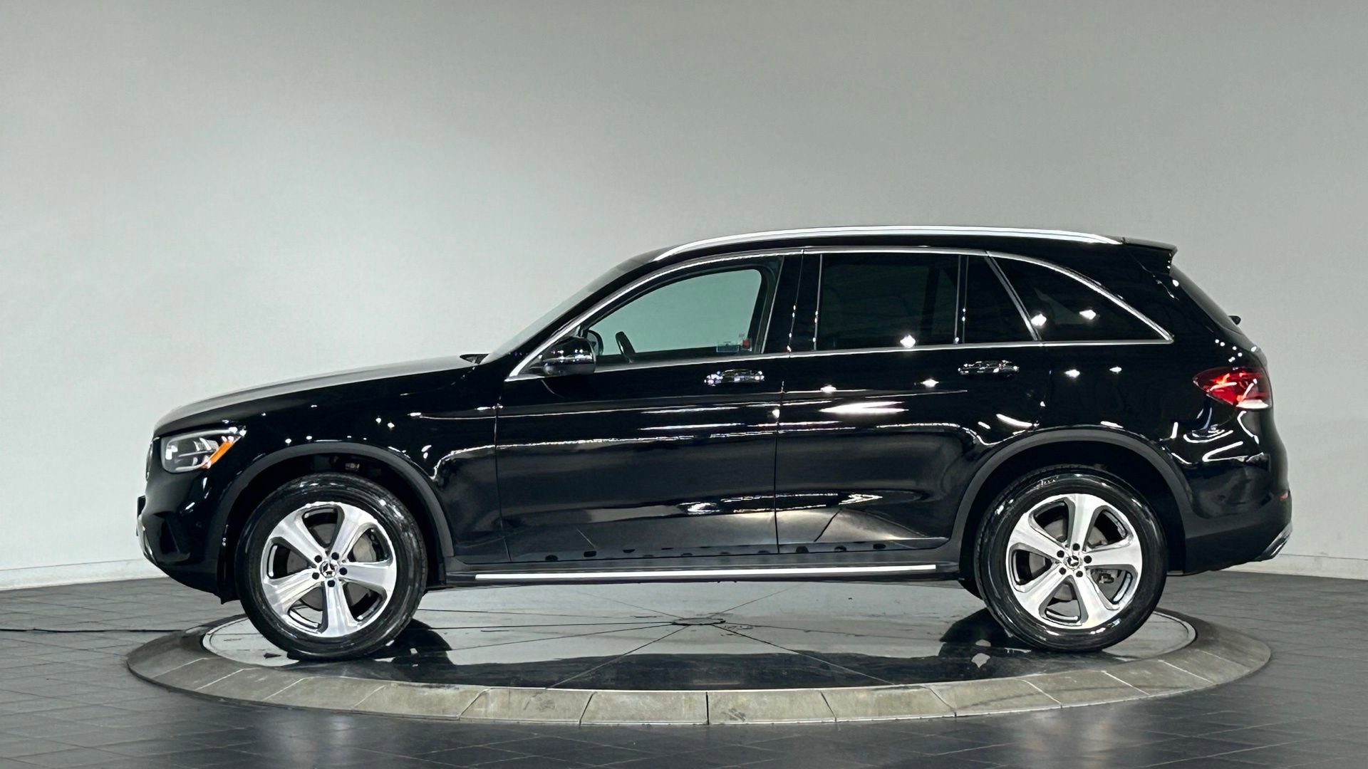 Used 2022 Mercedes-Benz GLC 300 4MATIC image 6