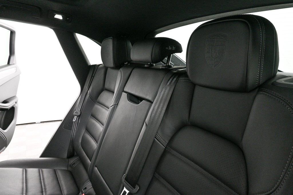 Certified 2026 Porsche Macan image 22