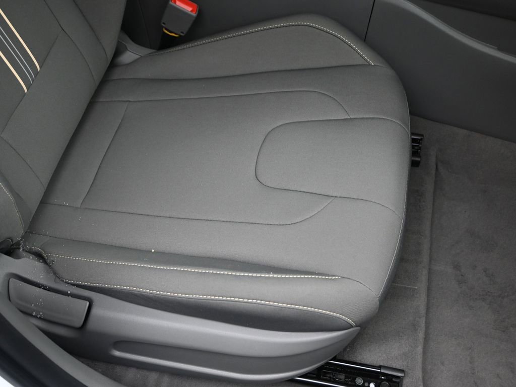 Certified 2025 Hyundai Elantra SEL image 12