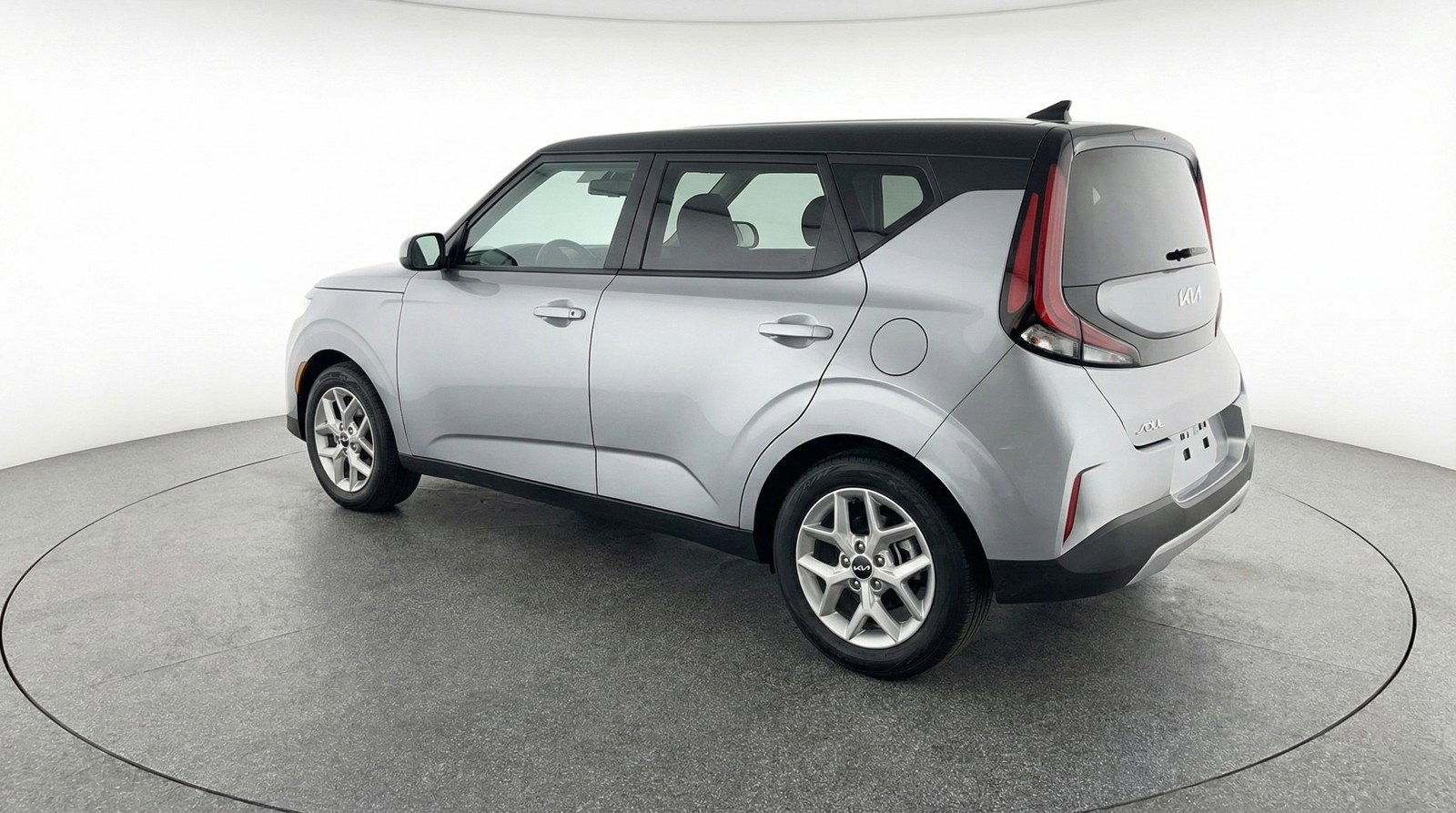 Used 2025 Kia Soul LX w/ LX Technology Package FWD image 6