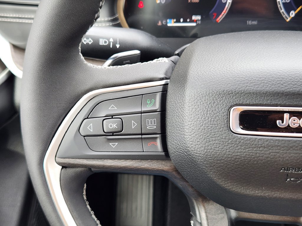 New 2026 Jeep Grand Cherokee Altitude AWD/4WD image 17