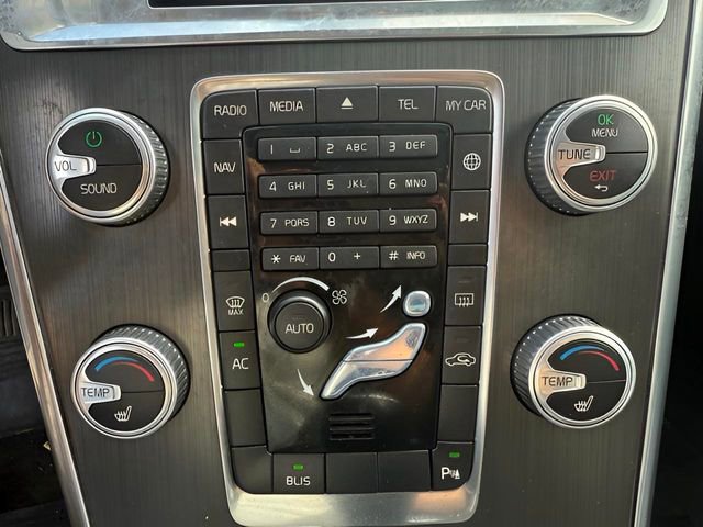 Used 2016 Volvo XC60 T6 AWD/4WD image 16