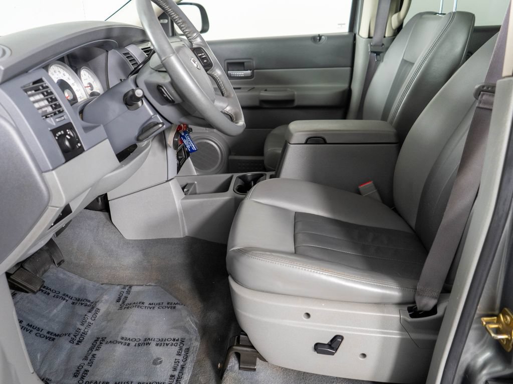 Used 2005 Dodge Durango Limited w/ Trailer Tow Group RWD image 10