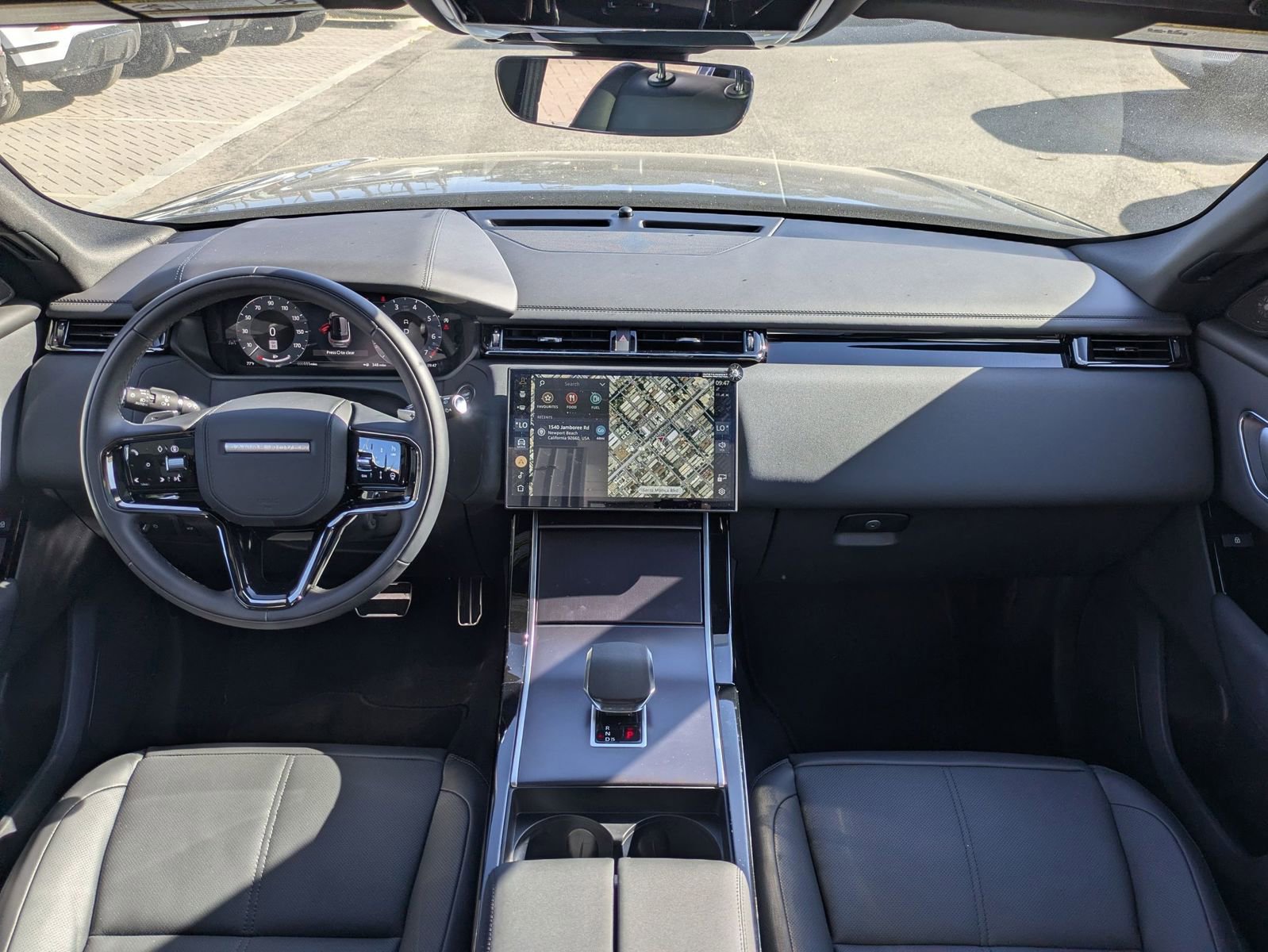 New 2026 Land Rover Range Rover Velar Dynamic SE image 24