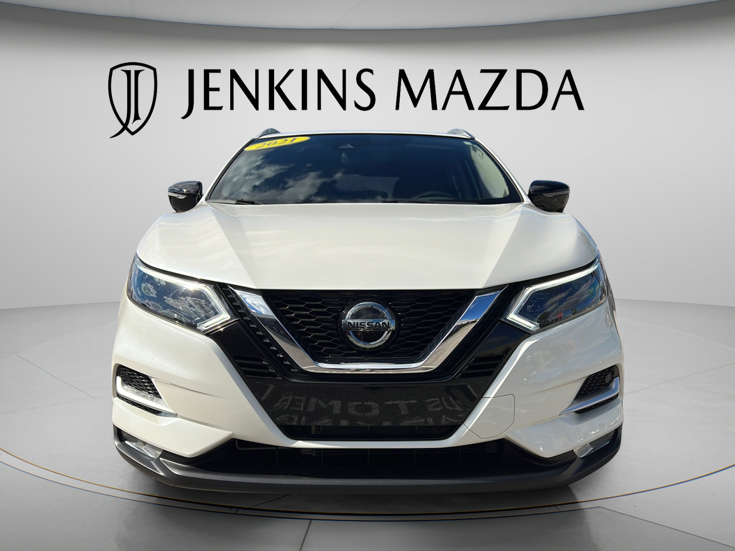 Used 2021 Nissan Rogue Sport SL w/ Premium Package FWD image 2