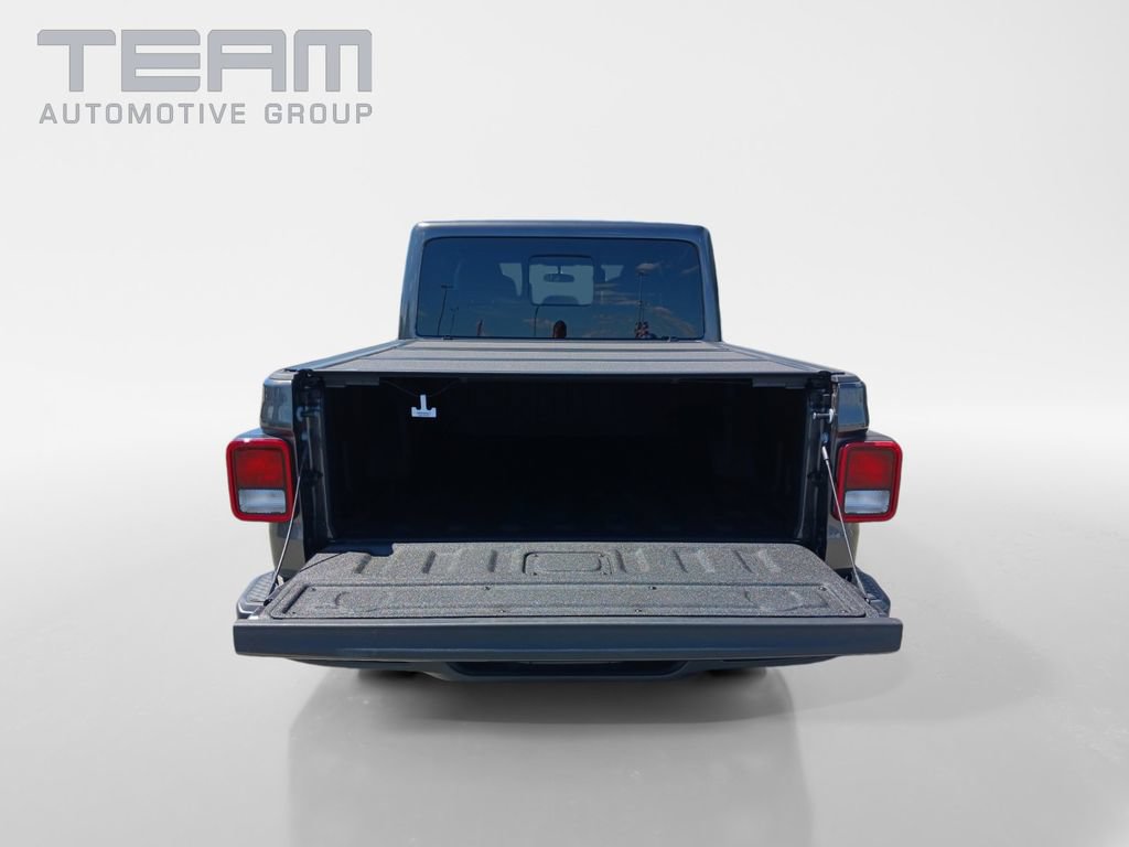 Used 2025 Jeep Gladiator Sport AWD/4WD image 29