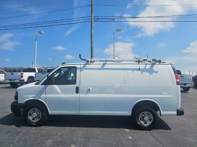 Used 2018 Chevrolet Express 2500 w/ Driver Convenience Package RWD image 5