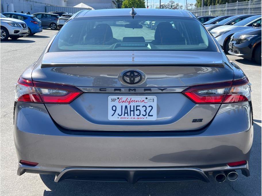 Used 2024 Toyota Camry SE FWD image 4