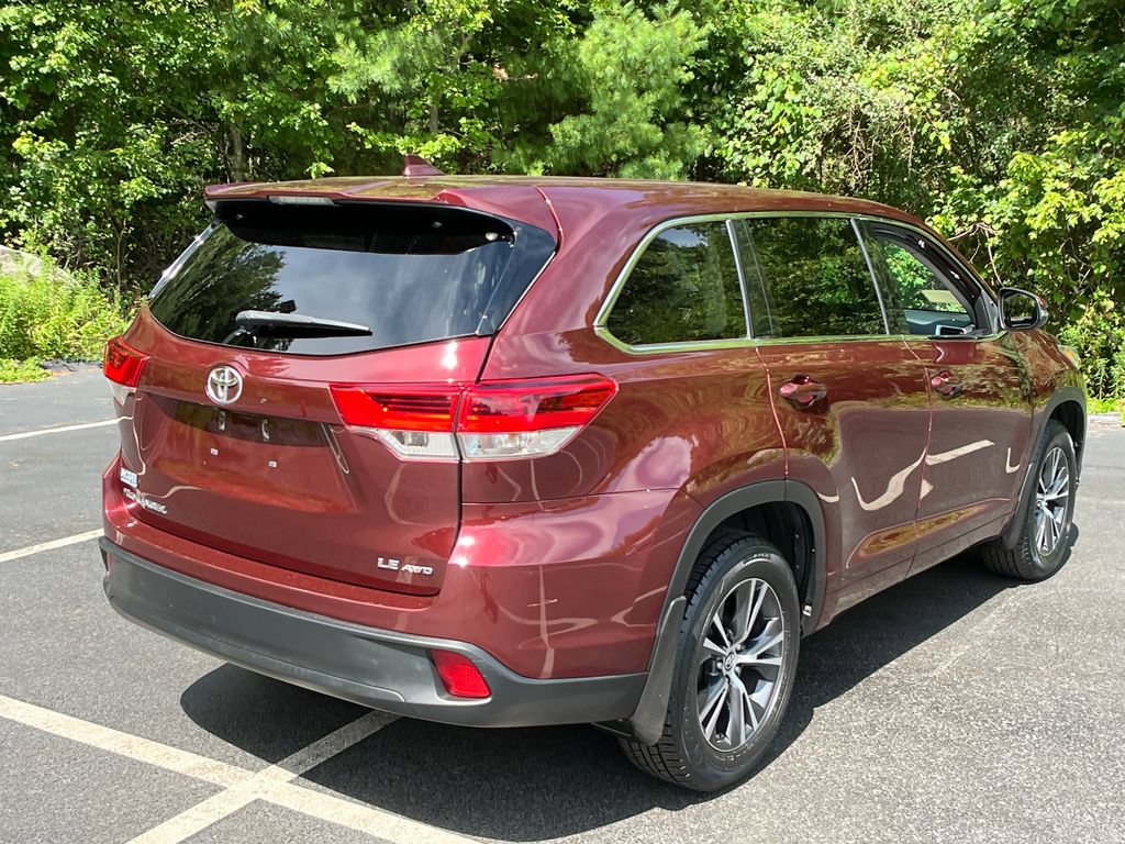 Used 2018 Toyota Highlander Plus AWD/4WD image 5