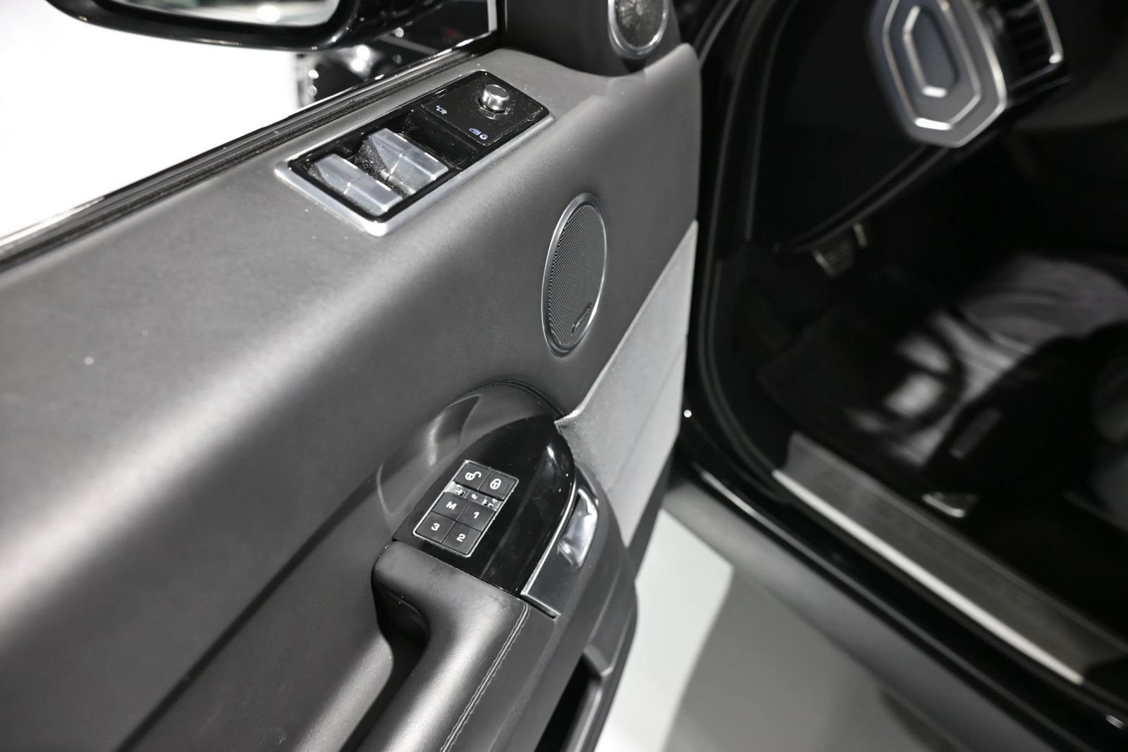 Used 2019 Land Rover Range Rover Sport HSE Dynamic AWD/4WD image 19