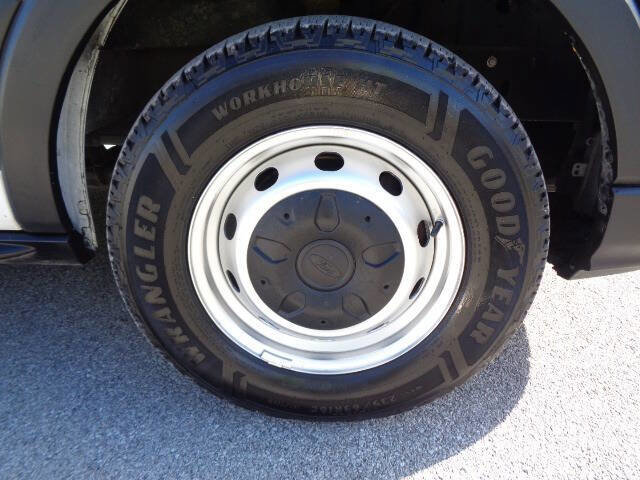 Used 2020 Ford Transit 250 Medium Roof image 28