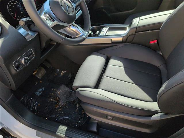 New 2026 Mercedes-Benz GLB 250 image 4