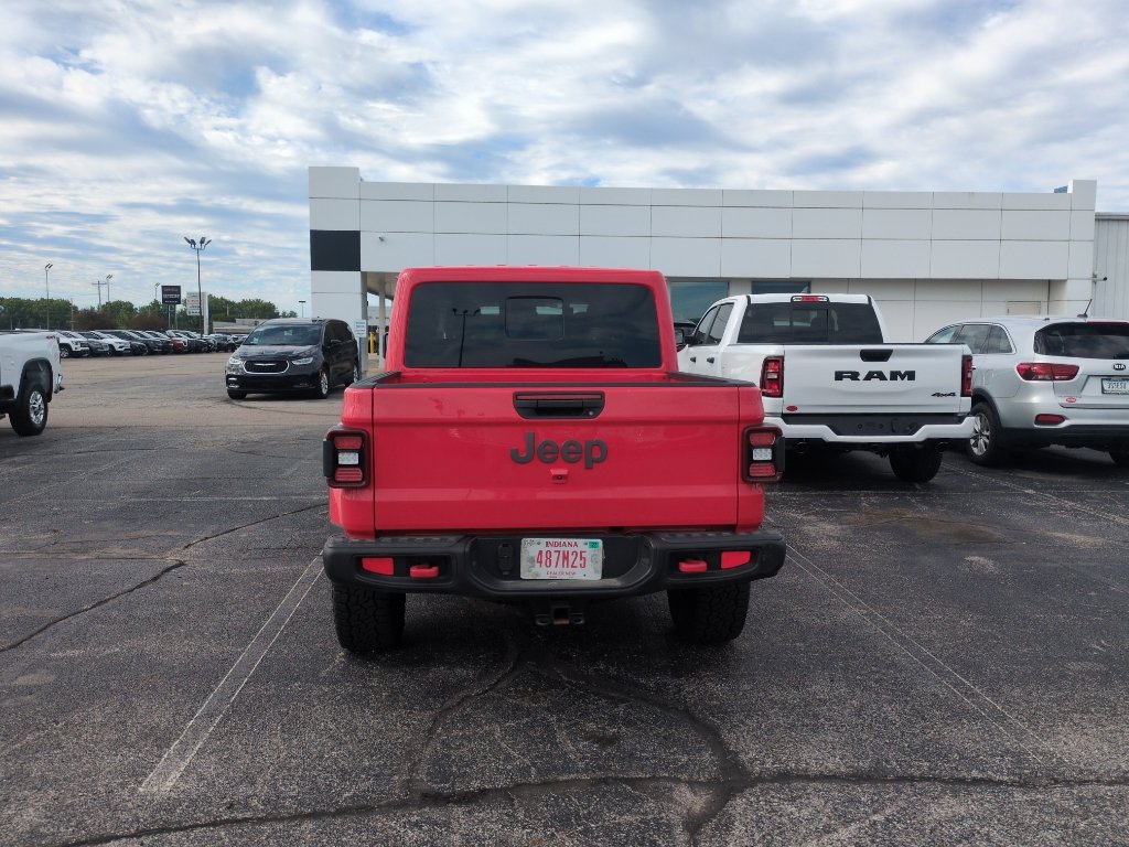 Used 2025 Jeep Gladiator Rubicon w/ Convenience Group AWD/4WD image 7