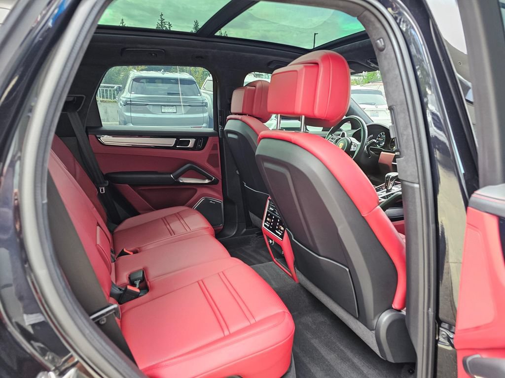 Used 2021 Porsche Cayenne Turbo S AWD/4WD image 14