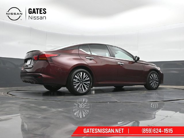 Used 2025 Nissan Altima 2.5 SV FWD image 35