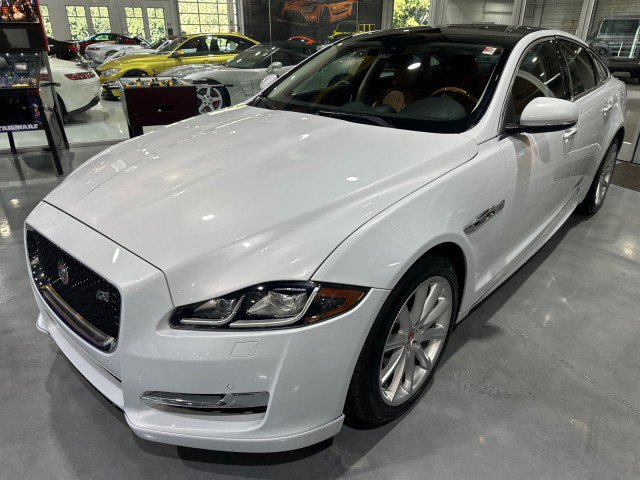 Used 2016 Jaguar XJ R-Sport RWD image 12