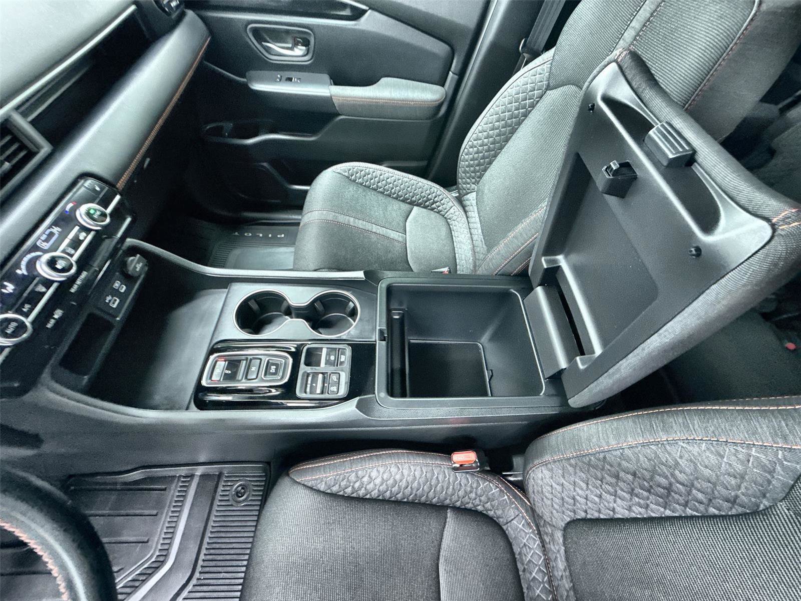 Certified 2023 Honda Pilot Sport image 18