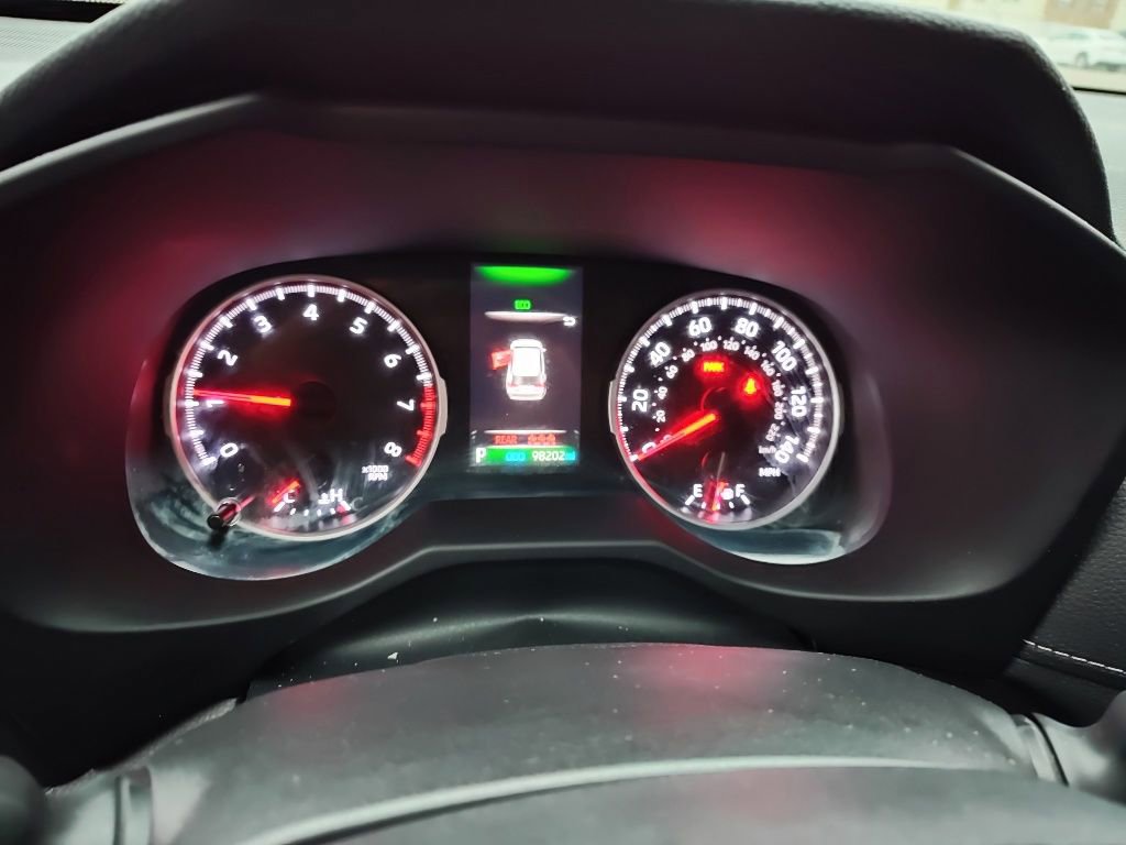 Used 2021 Toyota RAV4 LE AWD/4WD image 8