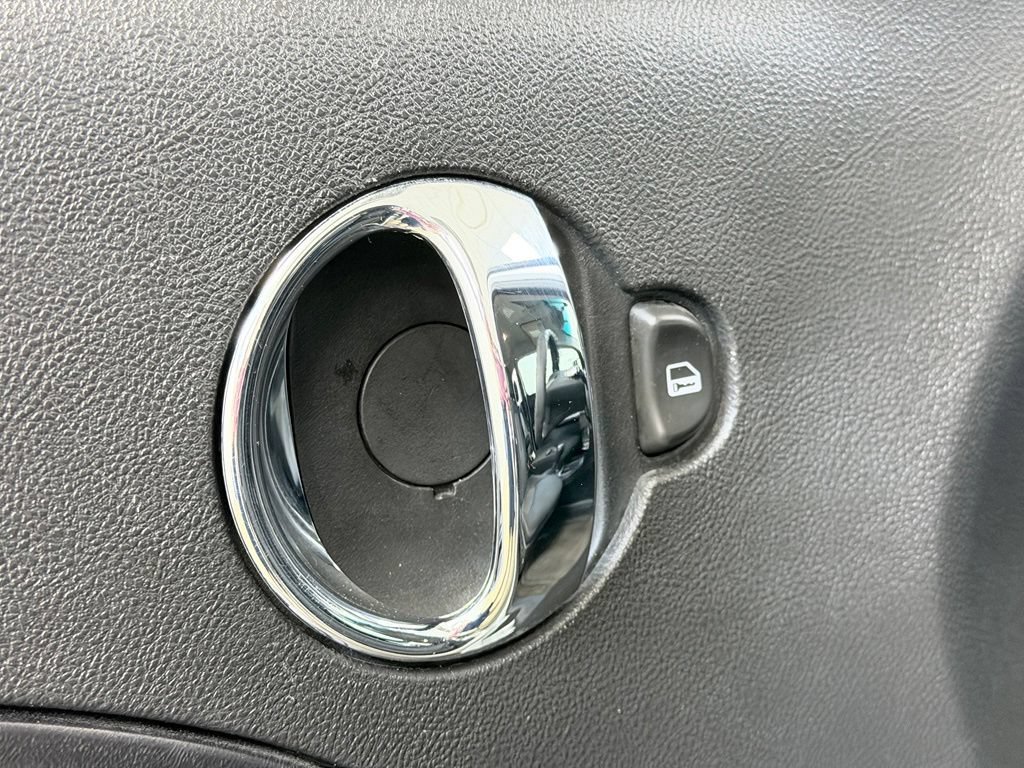 Used 2010 Chevrolet HHR LT FWD image 9