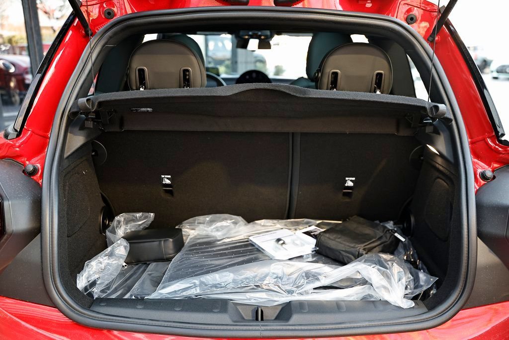 New 2026 MINI Cooper 2-Door Hardtop FWD image 27