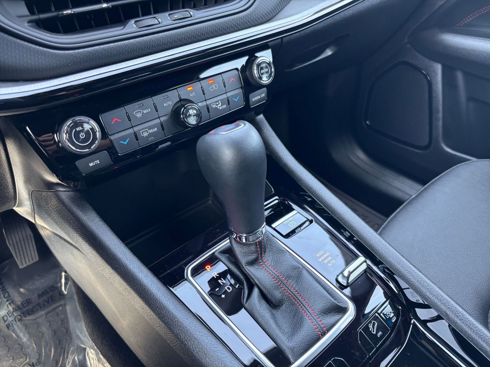 Used 2025 Jeep Compass Trailhawk AWD/4WD image 40